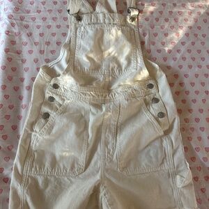Crème colored dungarees